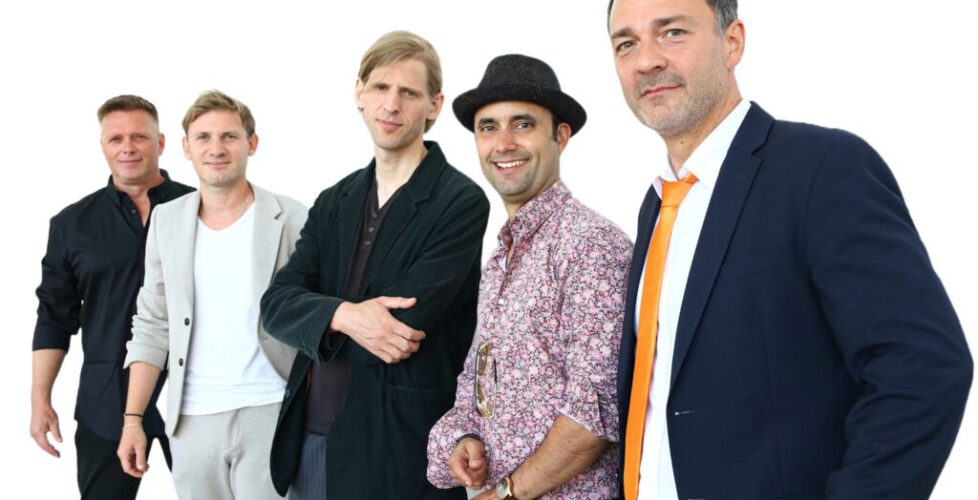 SUPERPHONE - Pop meets Latin'n' Jazz