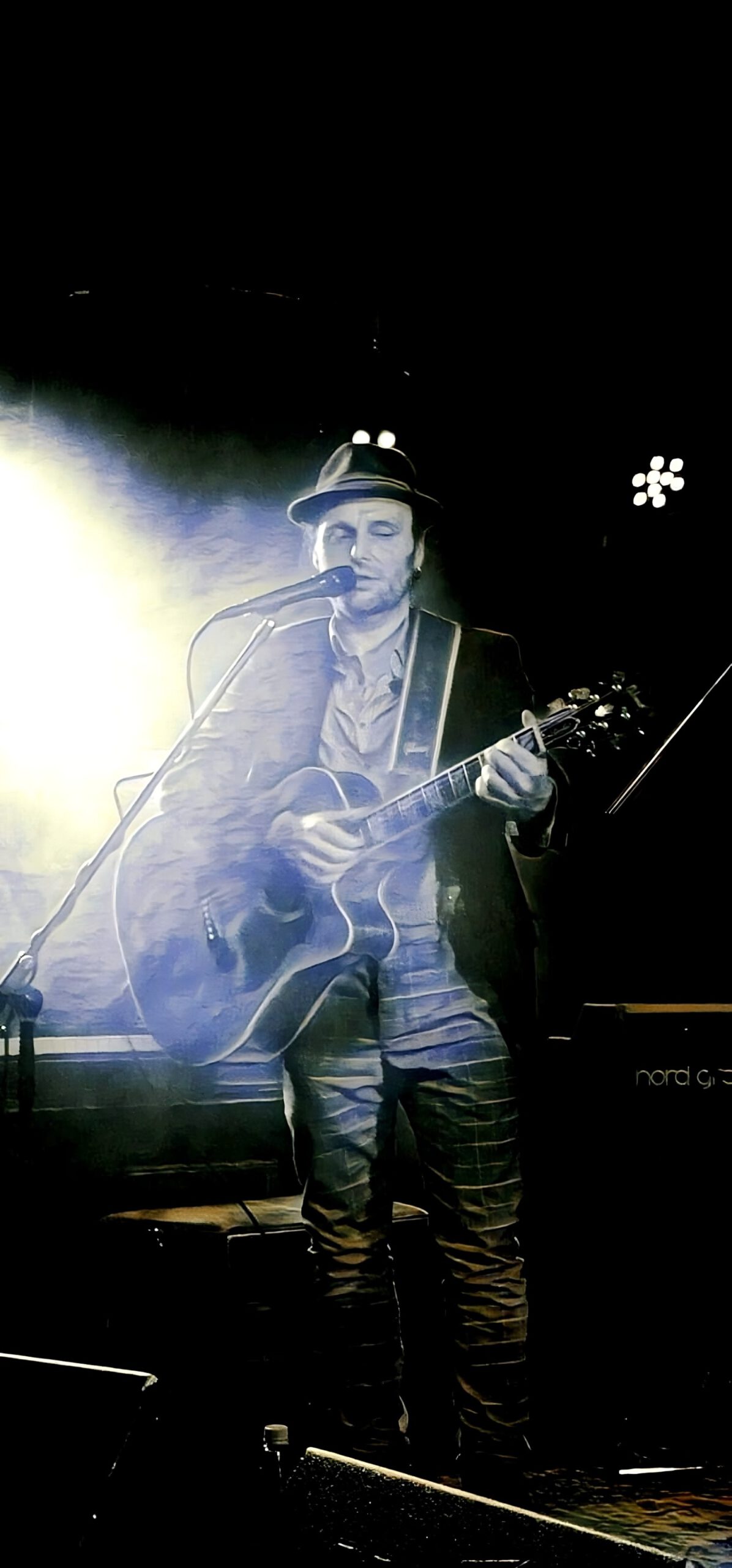 Jonny Versum – Atme Licht – Photo von Helmut Fett 1500 Jonnyversum